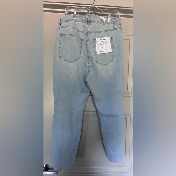 Good American Good Waist Crop Distressed Jeans - Picture 5 of 6